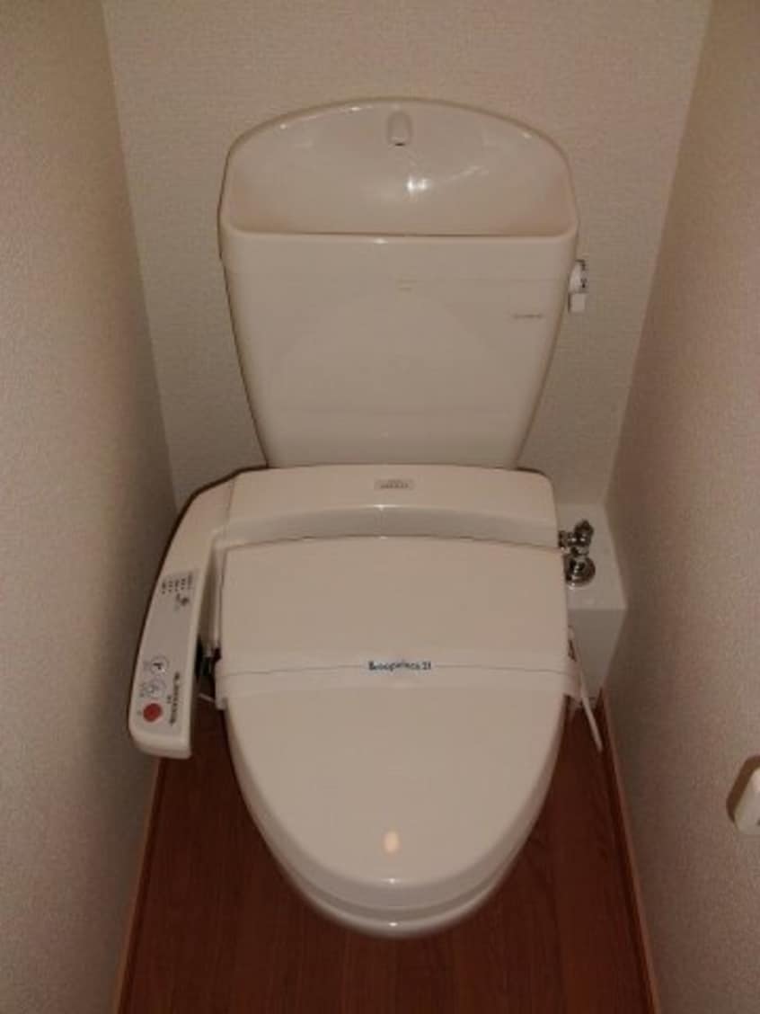  レオパレスソレイユ日比野