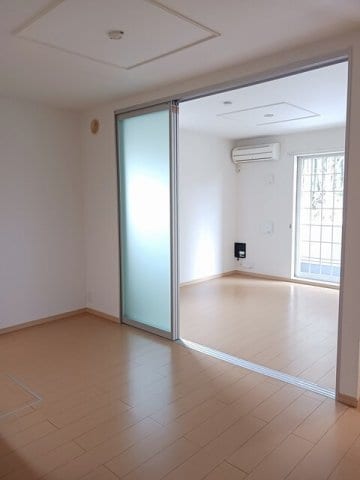 ゆったり過ごせるリビングです ブルー　コスモ