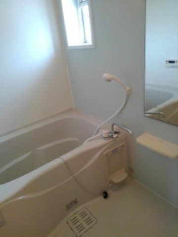 日々の疲れを癒すお風呂付です メゾン　ラダ－