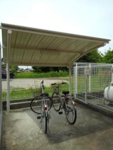  メゾン　ラダ－