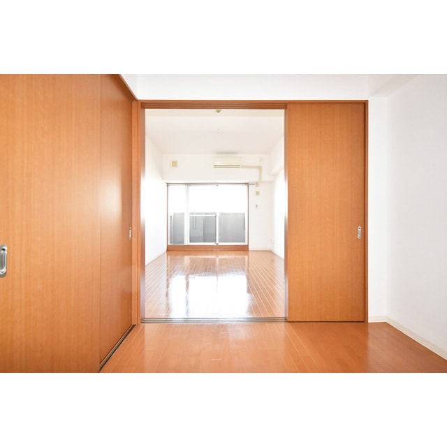  Gramercy Shirakawa Koen