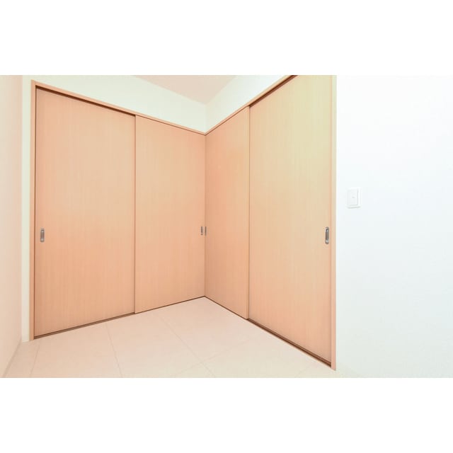  Gramercy Shirakawa Koen