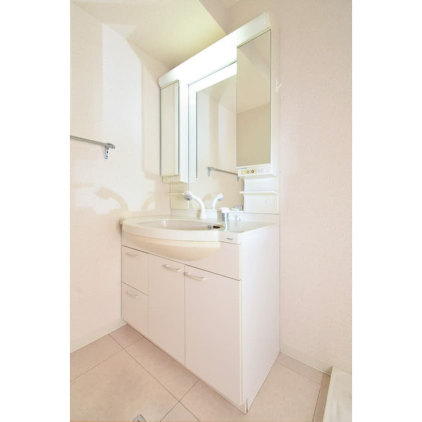  Gramercy Shirakawa Koen