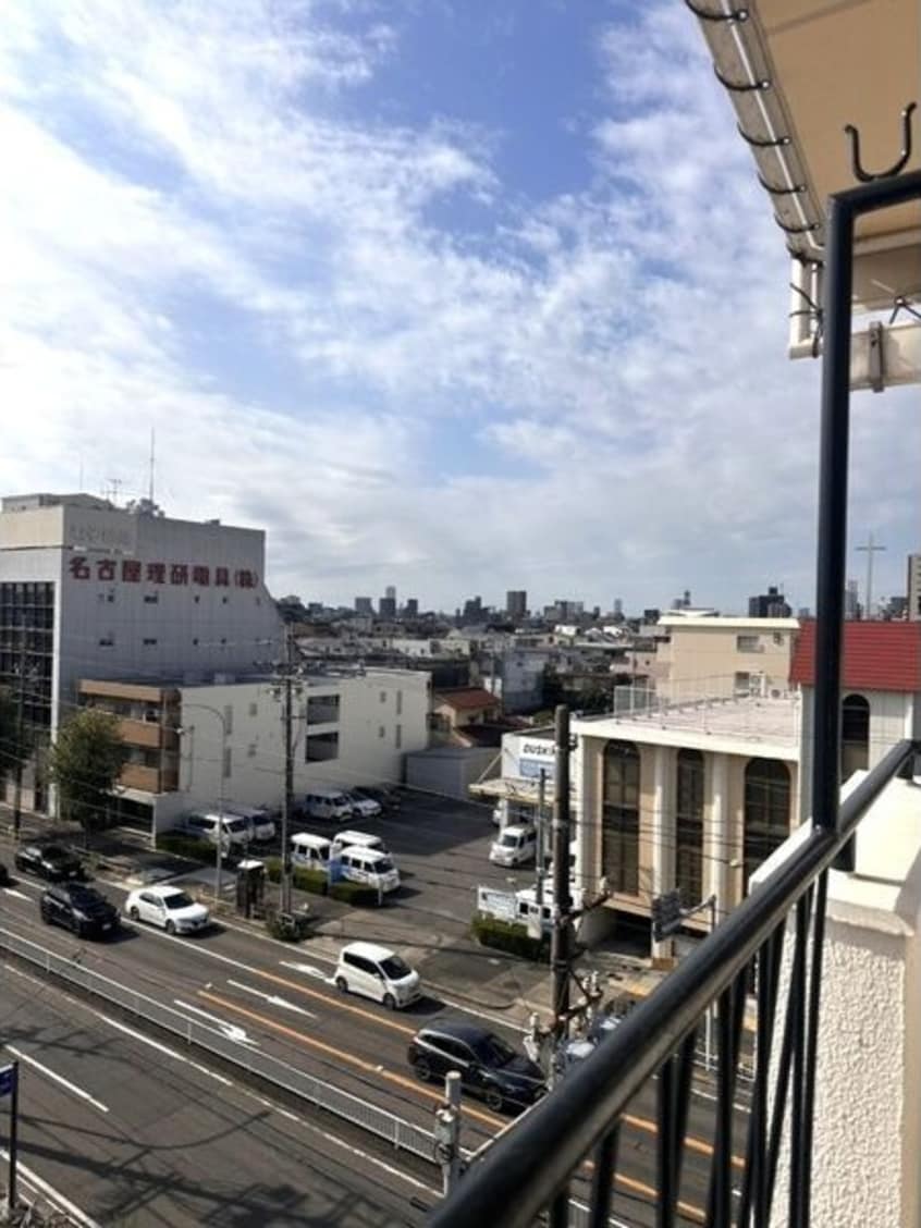  セントラル川名