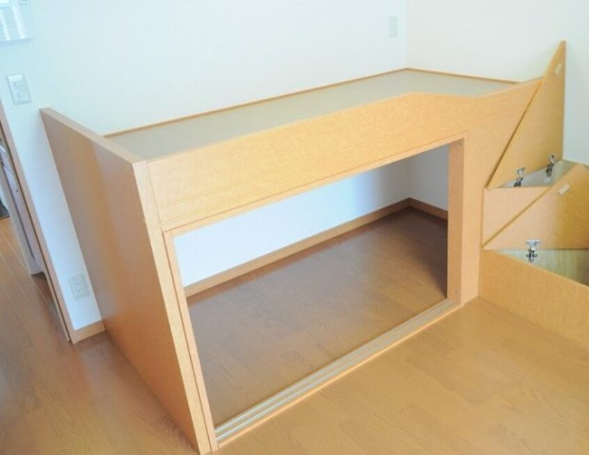  レオパレス鍋山