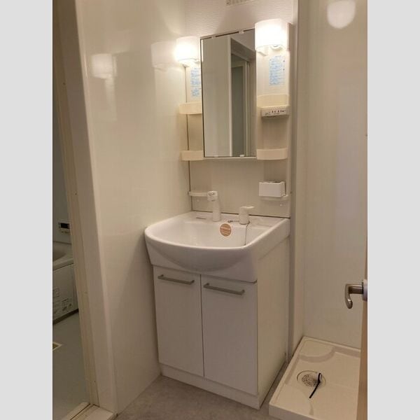  カーミー・芳川　B棟