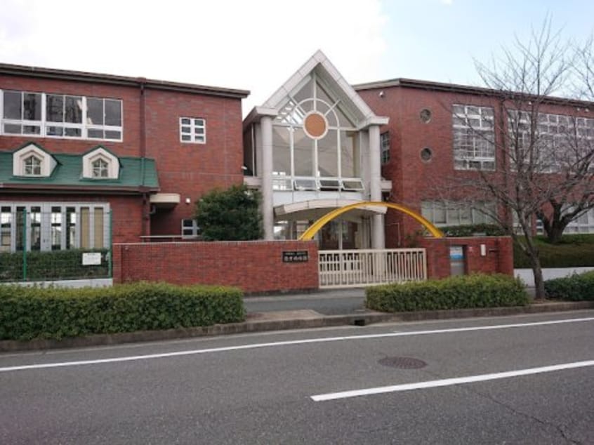 徳重幼稚園(幼稚園/保育園)まで445m サンリット　ガーデン　Ⅱ