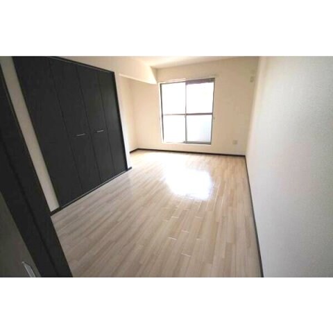 室内写真は別部屋の写真です。 SEBIL