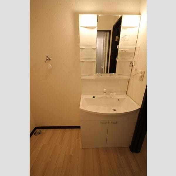 室内写真は別部屋の写真です。 SEBIL