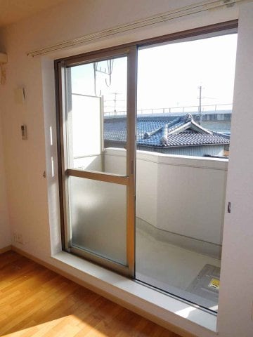 暖かな日差しのふりそそぐバルコニー サンスクエア