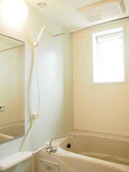 コンパクトで使いやすいお風呂です