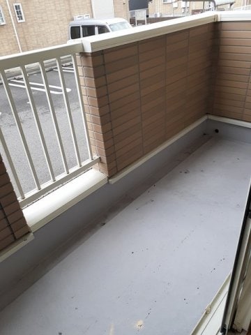 開放的で明るい空間を演出してくれるバルコニーです レインボーヒルズⅡ