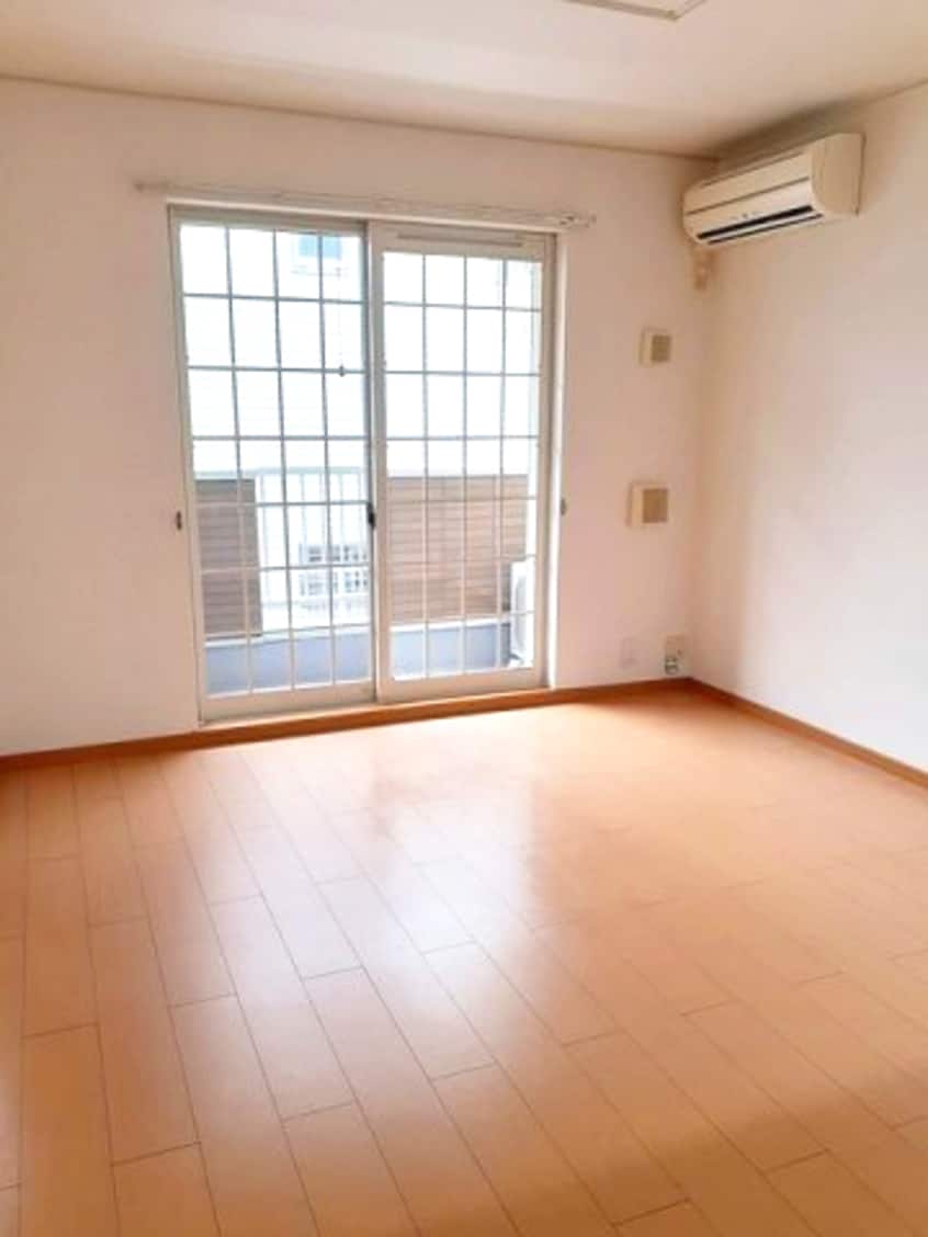 こちらの居間で趣味の時間をお楽しみください 名鉄常滑線・空港線/多屋駅 徒歩13分 1階 築17年