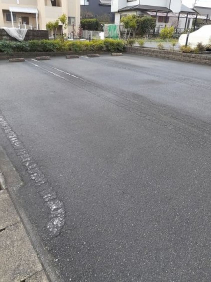 駐車場に車を止められます フィオーレ・メイ