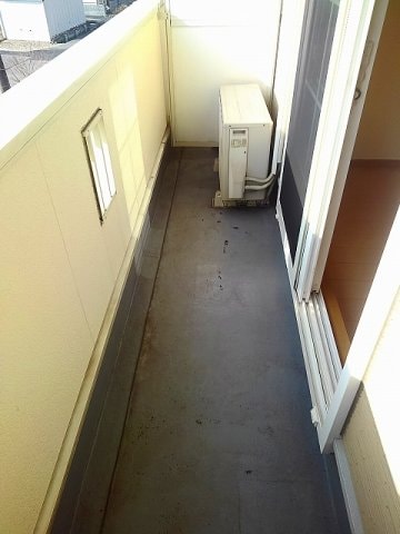 開放的で明るい空間を演出してくれるバルコニーです フィオーレ・メイ