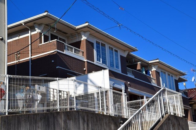 建物外観を気になさる方へ、見た目の良い物件です ＥＭＥＲＡＬＤ　Ⅱ