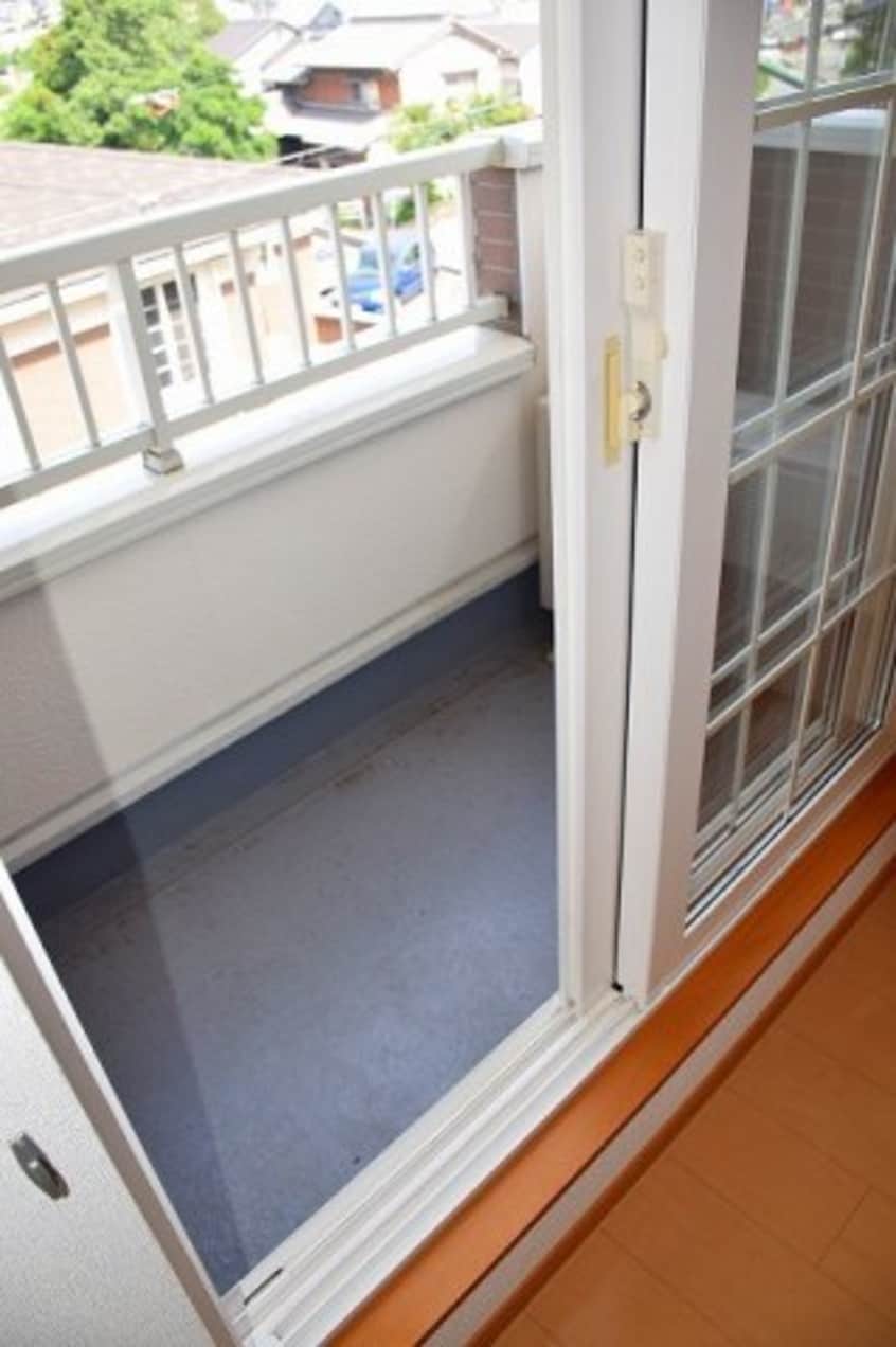陽当たり良好なバルコニーです ＥＭＥＲＡＬＤ　Ⅱ