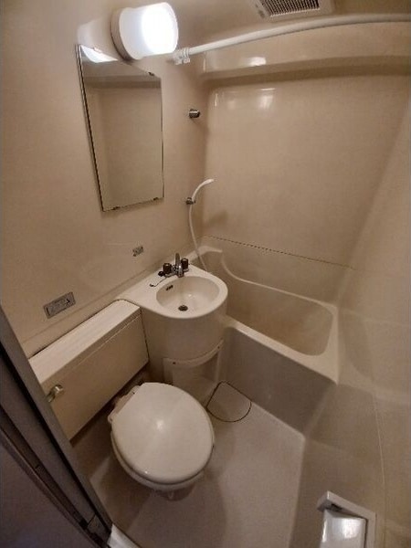  レスカール千代田