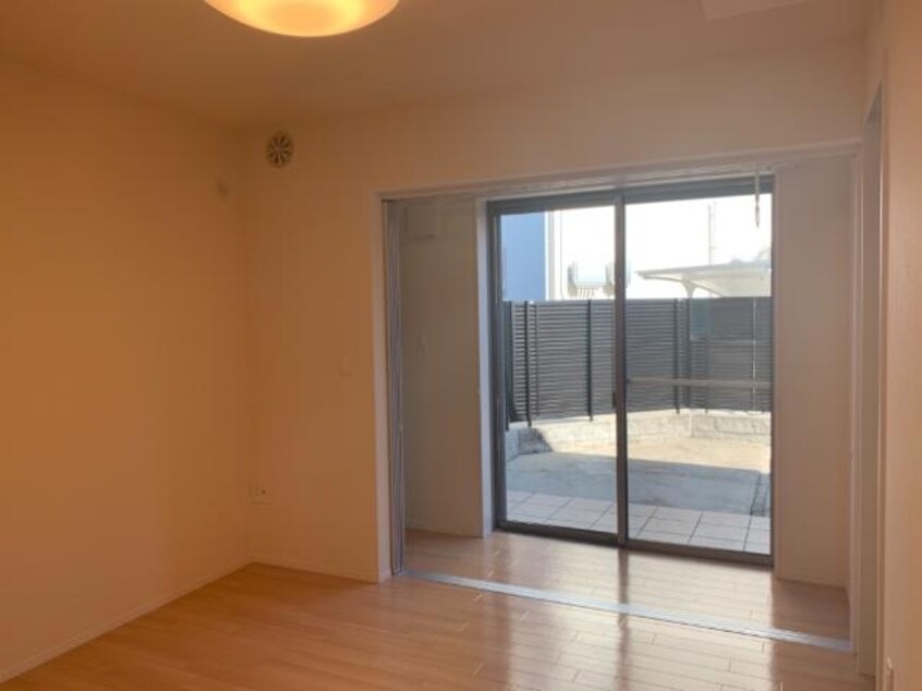 洋室 ラピス　ワイ