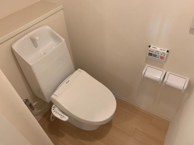 トイレ ラピス　ワイ