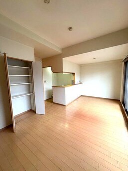 室内写真は別部屋の写真です。