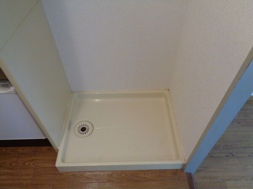 ※写真は同じマンションの違う部屋のものになります。 名古屋市営地下鉄名城線/東別院駅 徒歩4分 6階 築37年