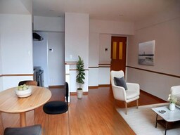 室内写真は別部屋の写真です。