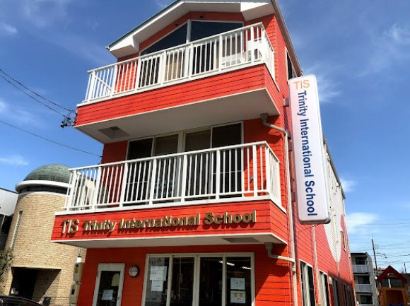 トリニティインターナショナルスクールまで235m メゾンルミエール