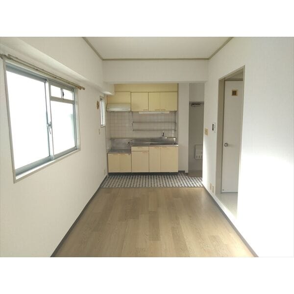 ※写真は同じマンションの違う部屋のものになります。 シティライフ栄