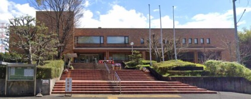 知多市立中央図書館 891m 名鉄常滑線・空港線/長浦駅 徒歩24分 1-2階 築29年