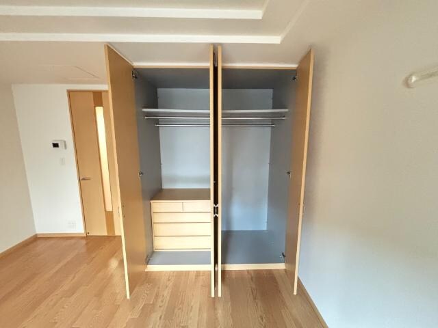 クローゼット Ｔ．コオリナ