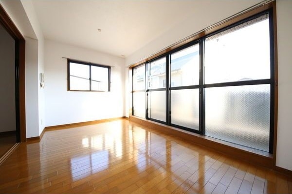 ※写真は同じマンションの違う部屋のものになります。 コアプリシード