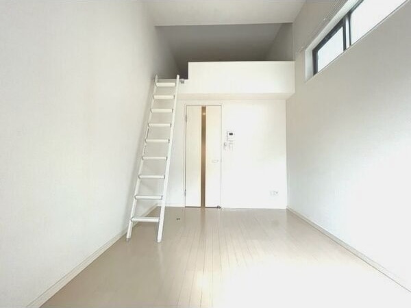  名鉄名古屋本線/山王駅 徒歩8分 1階 築17年