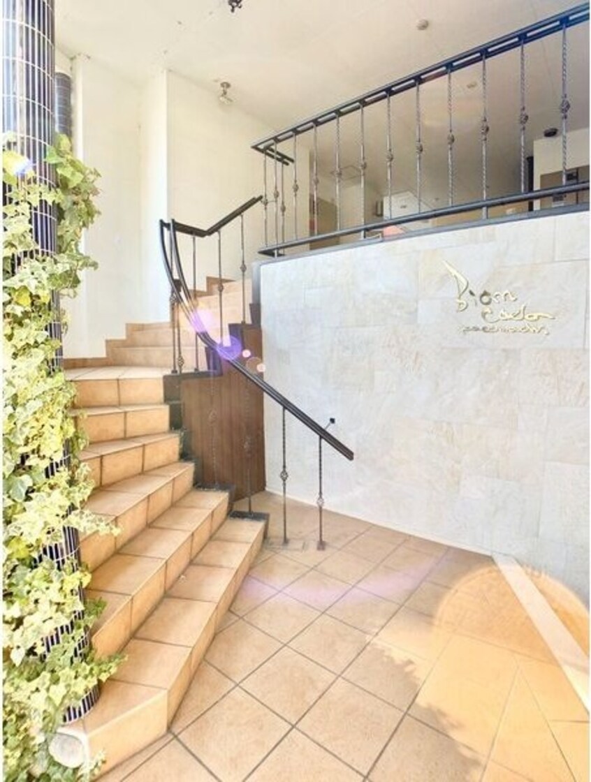  名古屋市営地下鉄鶴舞線/大須観音駅 徒歩7分 5階 築39年