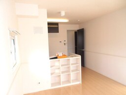 室内写真は別部屋の写真です。