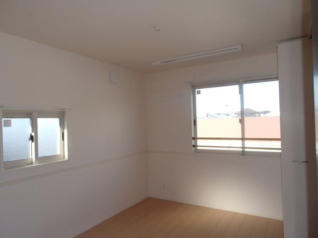 室内写真は別部屋の写真です。 eterno