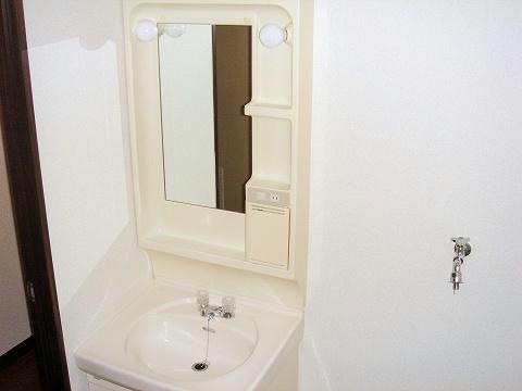 室内写真は別部屋の写真です。 オランジュリコジマC棟