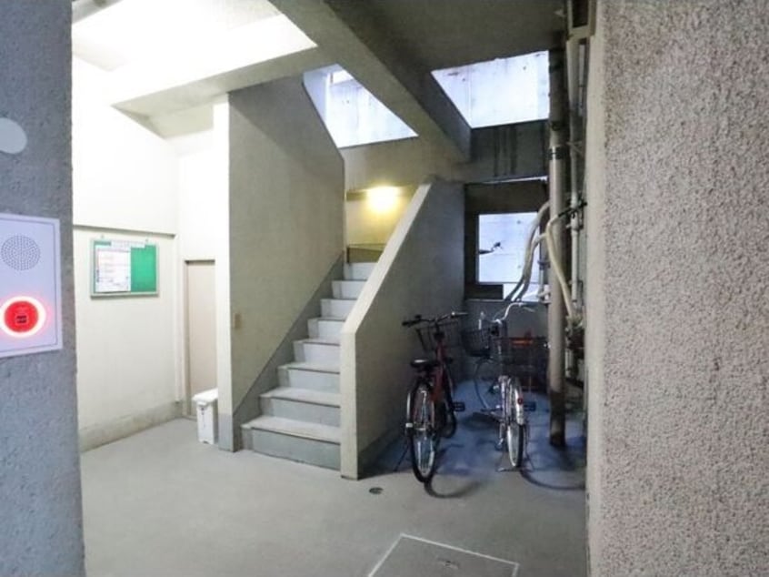  大黒マンション