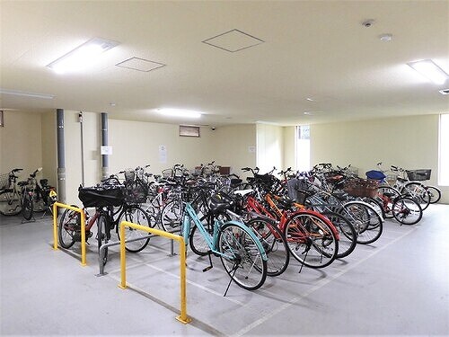 自転車置場 ライオンズタワー千種