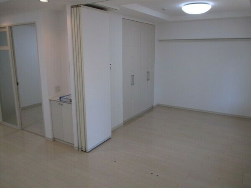 ※写真は同じマンションの違う部屋のものになります。 リエトコート丸の内