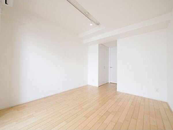  名古屋市営地下鉄東山線/新栄町駅 徒歩9分 7階 築10年