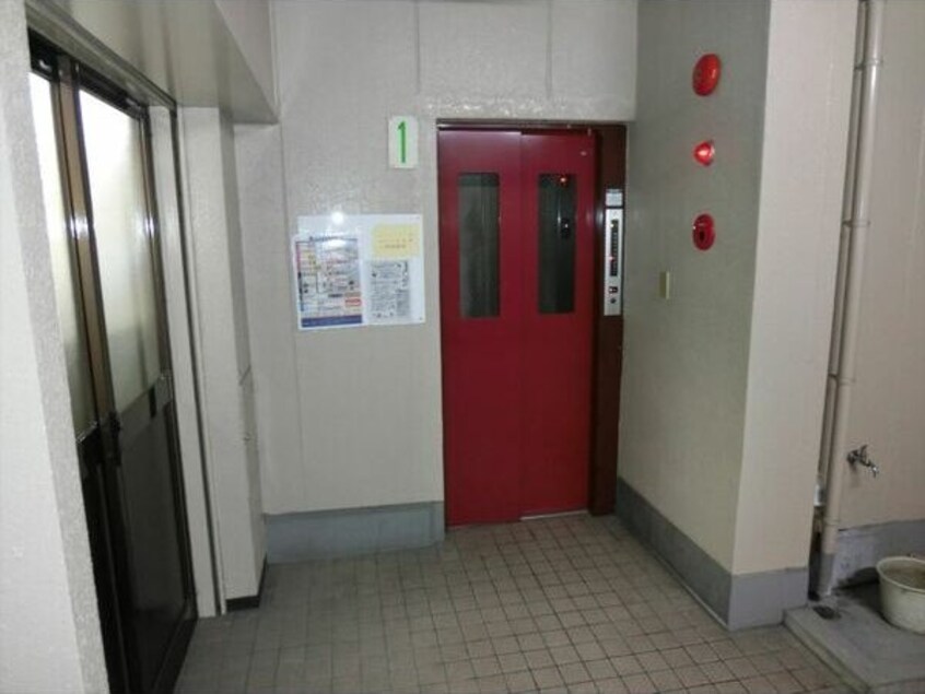  名古屋市営地下鉄東山線/栄駅 徒歩13分 8階 築36年