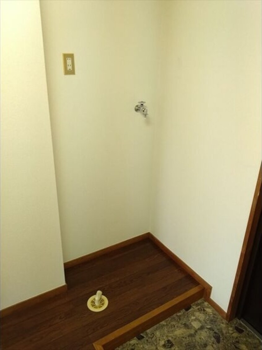  名古屋市営地下鉄東山線/栄駅 徒歩13分 8階 築36年