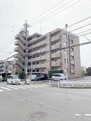 スカイコートウスイの外観