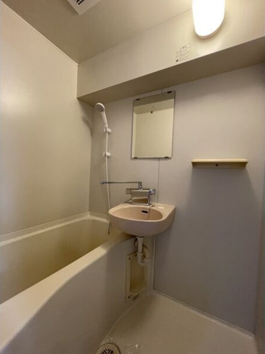 ※写真は同じマンションの違う部屋のものになります。 ロアール