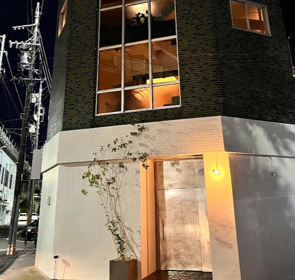 YAAB THAI en CASA(ヤーブ タイ エン カーサ)(その他飲食（ファミレスなど）)まで208m ノーサレンダー