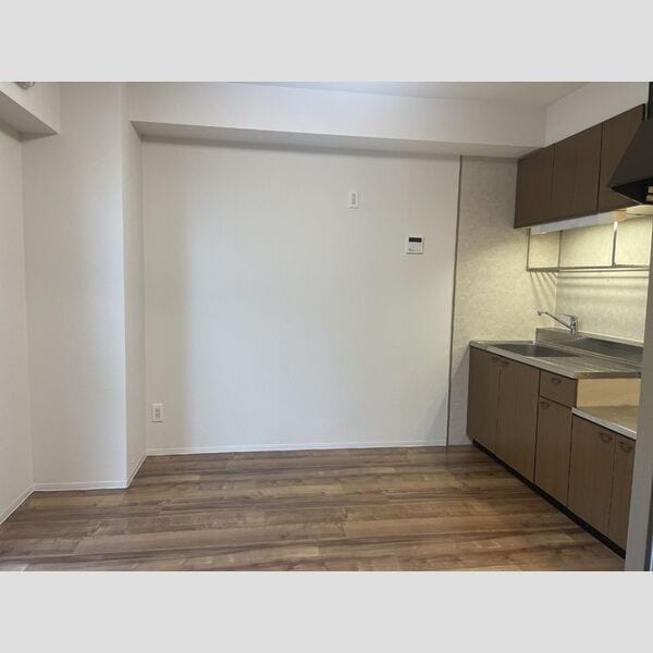 ※写真は同じマンションの違う部屋のものになります。 ロイメント名駅