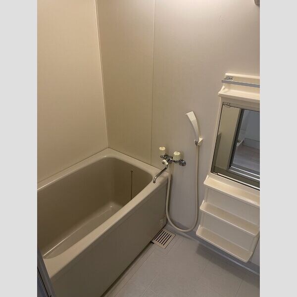 ※写真は同じマンションの違う部屋のものになります。 ロイメント名駅