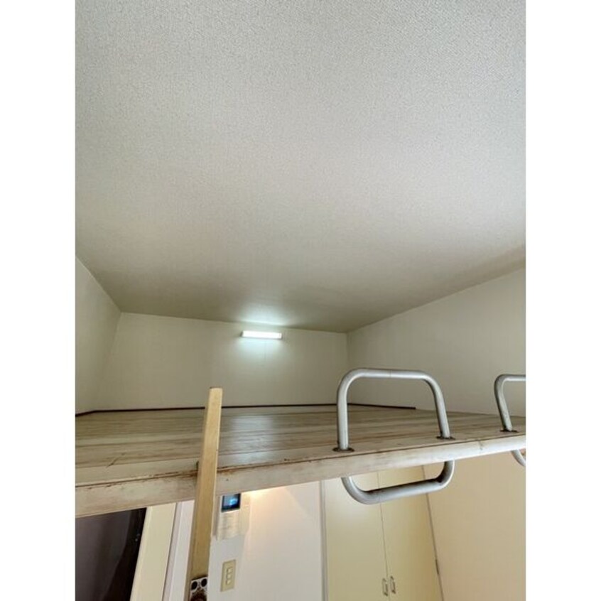  名古屋市営地下鉄名港線/築地口駅 徒歩12分 1階 築36年