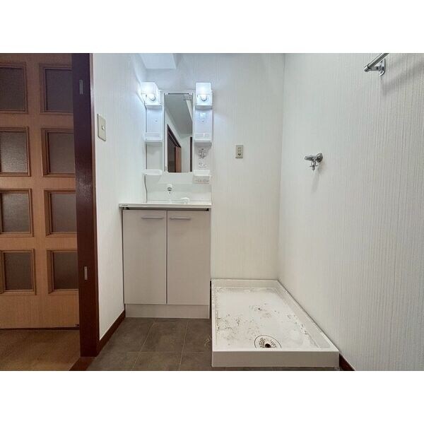  名古屋市営地下鉄東山線/星ヶ丘駅 徒歩25分 3階 築38年